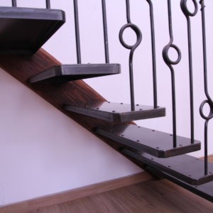 Treppe geschmiedet Sonderanfertigung Altholz